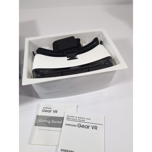 Samsung Gear VR Oculus Virtual Reality Headset SM-R322 New Open Box - Picture 7 of 7